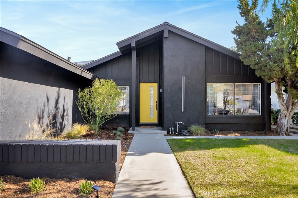 2809 Olive Lane