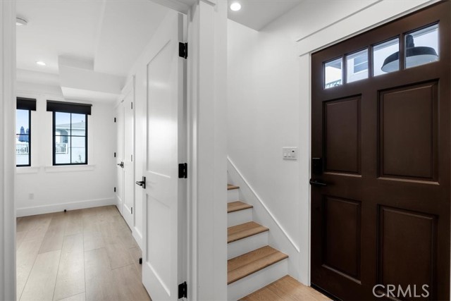 2406 Silverstrand Avenue, Hermosa Beach CA: https://media.crmls.org/medias/bb054b15-b31f-4eb7-9dd0-9d159f2279a6.jpg