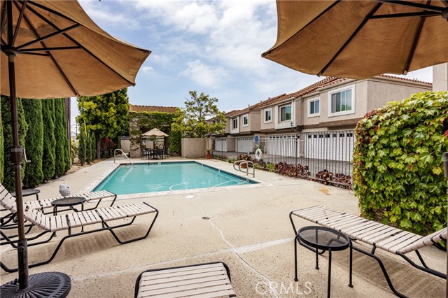 Detail Gallery Image 37 of 39 For 543 Victoria St #E,  Costa Mesa,  CA 92627 - 3 Beds | 2/1 Baths