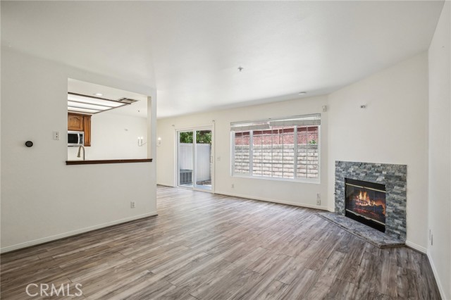 Detail Gallery Image 6 of 34 For 17556 Van Buren Ln, Huntington Beach,  CA 92647 - 2 Beds | 2/1 Baths