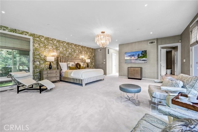 Detail Gallery Image 21 of 43 For 935 Hillcrest, Pasadena,  CA 91106 - 6 Beds | 7/1 Baths