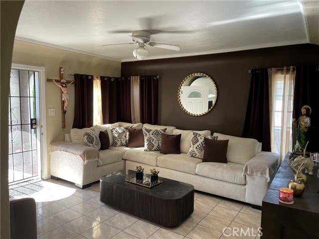 513 S Shelton Street, Santa Ana CA: https://media.crmls.org/medias/bb06fd13-2bac-4c69-aa3e-4478d7661267.jpg