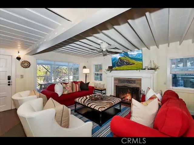 855 Lake Drive, Lake Arrowhead CA: https://media.crmls.org/medias/bb085fe7-f1e7-4877-95ed-924e6eddcc7e.jpg