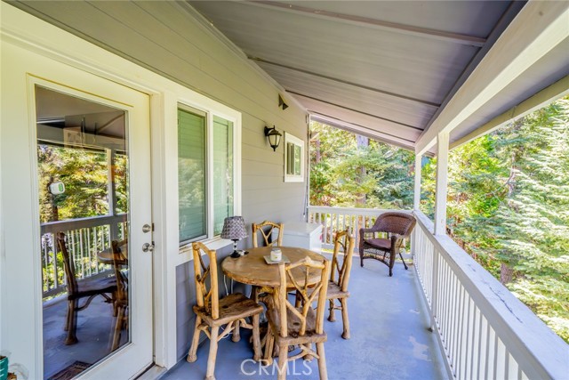 Detail Gallery Image 17 of 41 For 576 Rose Ln, Twin Peaks,  CA 92391 - 3 Beds | 2/1 Baths