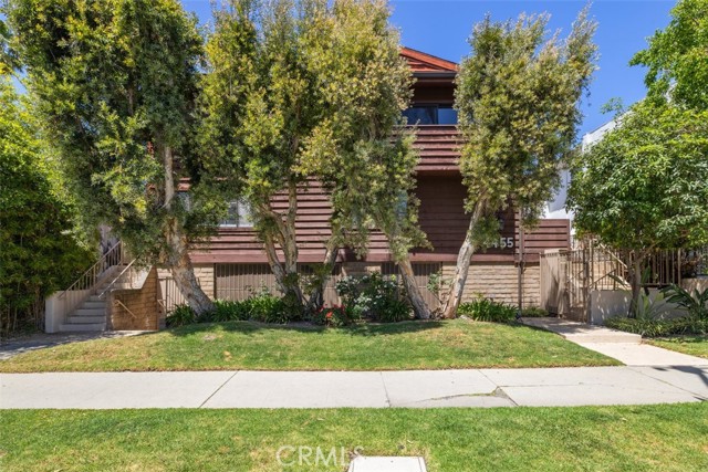 4455 Fulton Avenue, Sherman Oaks CA: https://media.crmls.org/medias/bb09df74-500f-4d85-b02d-fea01bf1b910.jpg