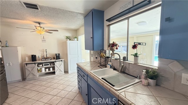 35405 Date Avenue, Yucaipa CA: https://media.crmls.org/medias/bb09fc74-ffde-479c-a8a1-08a8e4165af8.jpg