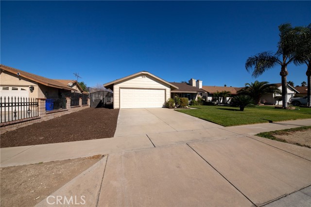 Image 2 for 14814 Country Ln, Fontana, CA 92335