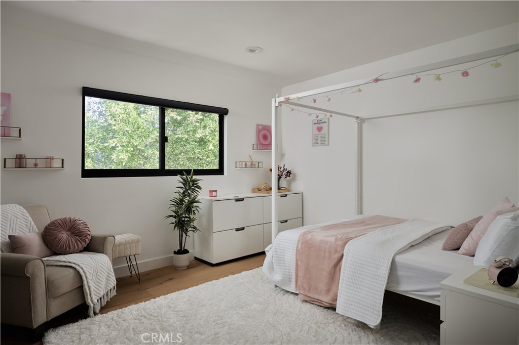 https://media.crmls.org/medias/bb0af8c7-73cf-49f0-885c-624ab47aabdb.jpg?preset=X-Large