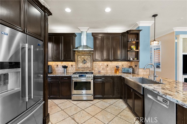 30463 Vineyard Lane, Castaic CA: https://media.crmls.org/medias/bb0b0833-a528-45a1-8bee-fdeae1004b19.jpg