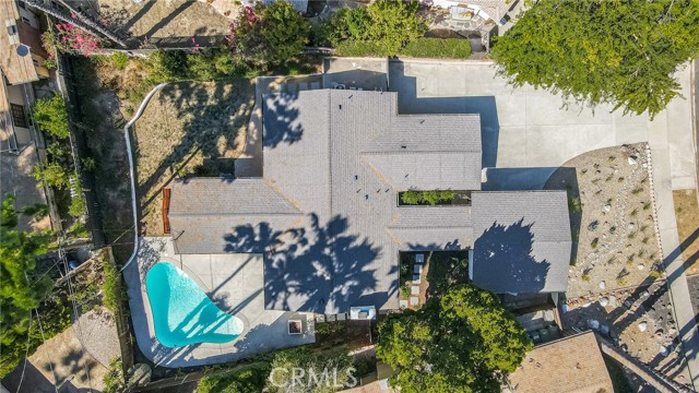 4941 Rigoletto Street, Woodland Hills CA: https://media.crmls.org/medias/bb0c1e69-29f6-4674-ae77-5390205dfde2.jpg