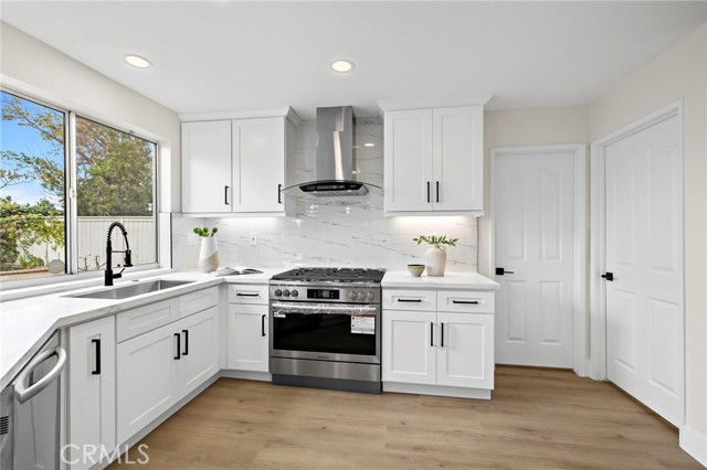 Detail Gallery Image 28 of 62 For 17 Rhode Island, Irvine,  CA 92606 - 5 Beds | 3 Baths