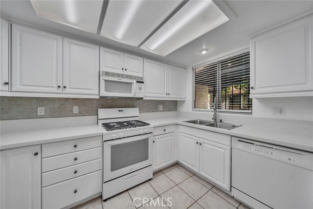 Detail Gallery Image 10 of 43 For 901 Golden Springs Dr #D13,  Diamond Bar,  CA 91765 - 3 Beds | 2 Baths