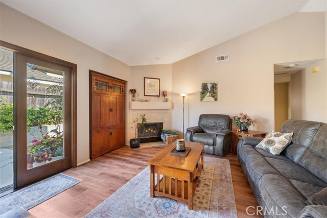 Detail Gallery Image 4 of 45 For 1036 Armstrong St, Lompoc,  CA 93436 - 5 Beds | 2 Baths