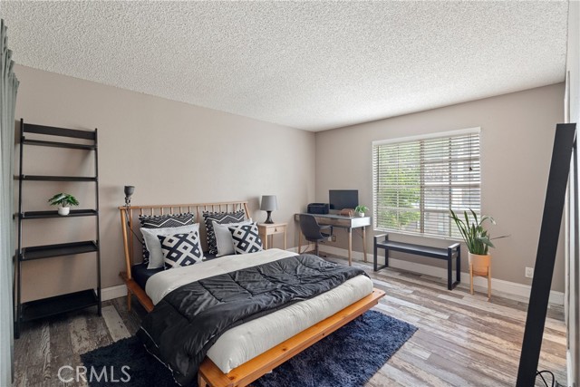 645 Pacific Avenue, Long Beach CA: https://media.crmls.org/medias/bb0dd1a2-6a06-41a5-a4f9-7876f7a302ae.jpg
