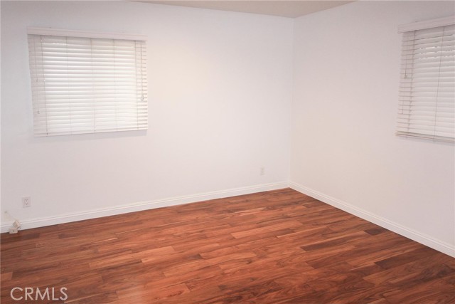 Detail Gallery Image 15 of 26 For 19756 Collier, Woodland Hills,  CA 91364 - 4 Beds | 2/1 Baths