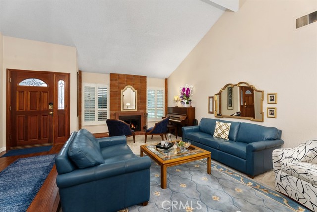 Detail Gallery Image 4 of 25 For 5851 Wellson Dr, Cypress,  CA 90630 - 3 Beds | 3 Baths