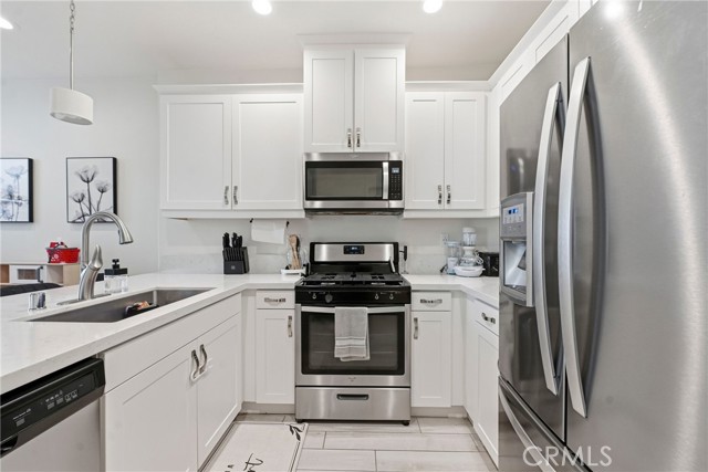Detail Gallery Image 13 of 39 For 4156 Sitio Cielo, Oceanside,  CA 92057 - 3 Beds | 2/1 Baths