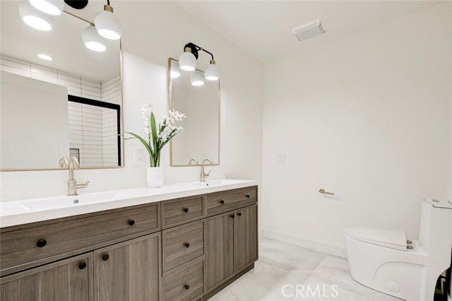 Detail Gallery Image 5 of 14 For 5515 Hermitage Ave, Valley Village,  CA 91607 - 3 Beds | 2 Baths