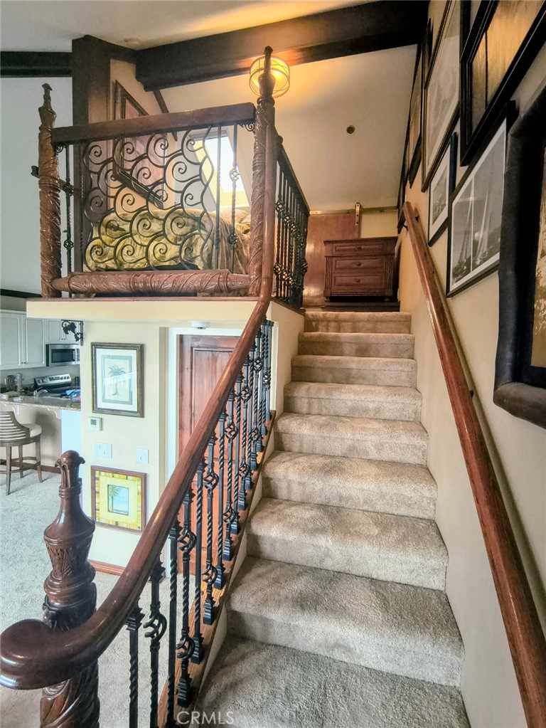 https://media.crmls.org/medias/bb0f3129-cbf3-4d04-a69c-edaed6f72553.jpg?preset=X-Large