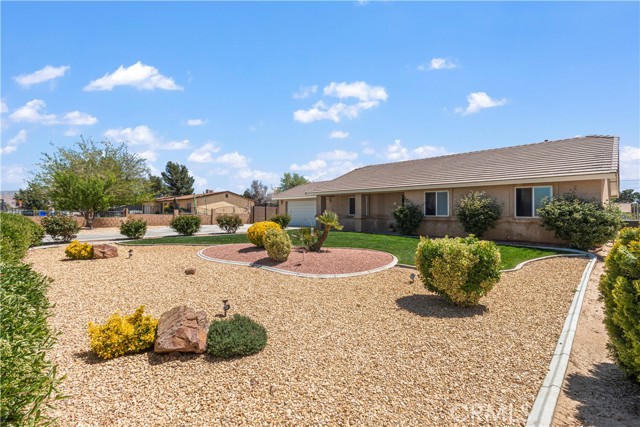 Image 3 for 21095 Lone Eagle Rd, Apple Valley, CA 92308