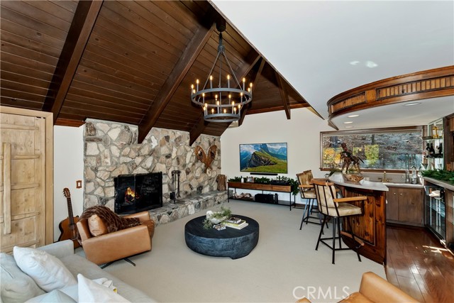 Detail Gallery Image 8 of 36 For 27538 W Shore Rd, Lake Arrowhead,  CA 92352 - 5 Beds | 2 Baths