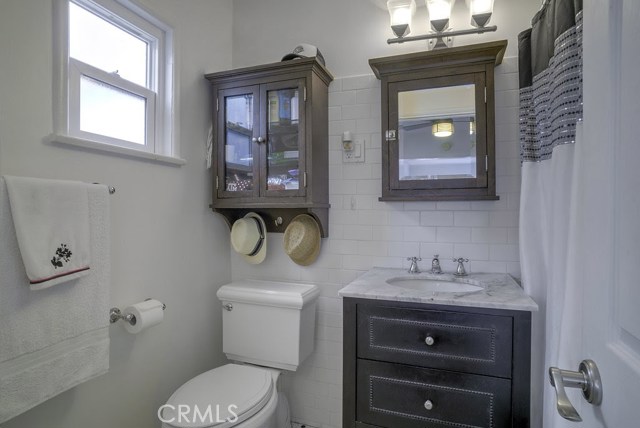 317 Bayview Drive, Hermosa Beach, California 90254, 2 Bedrooms Bedrooms, ,3 BathroomsBathrooms,Residential,Sold,Bayview,SB17229063