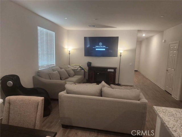 Detail Gallery Image 8 of 12 For 1781 Iris, San Jacinto,  CA 92583 - 3 Beds | 2 Baths