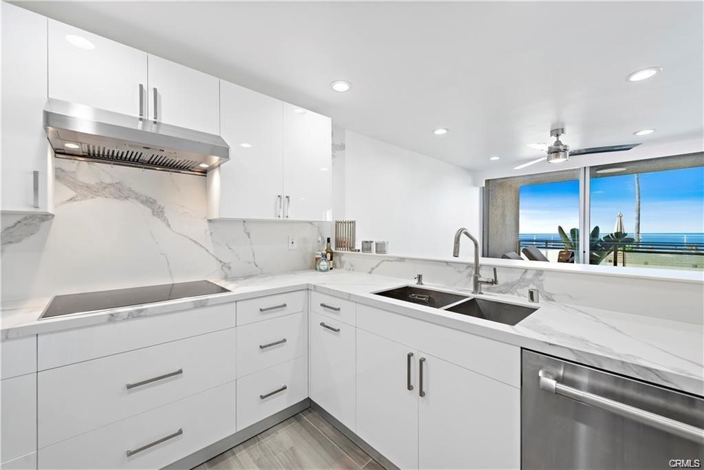 Detail Gallery Image 11 of 23 For 1585 S Coast #47,  Laguna Beach,  CA 92651 - 2 Beds | 2 Baths