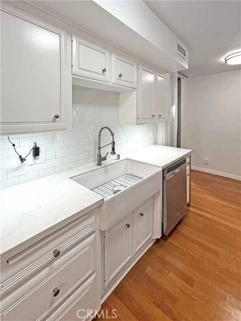 Detail Gallery Image 3 of 19 For 7949 Selma Ave, #2,  Los Angeles,  CA 90046 - 2 Beds | 2 Baths
