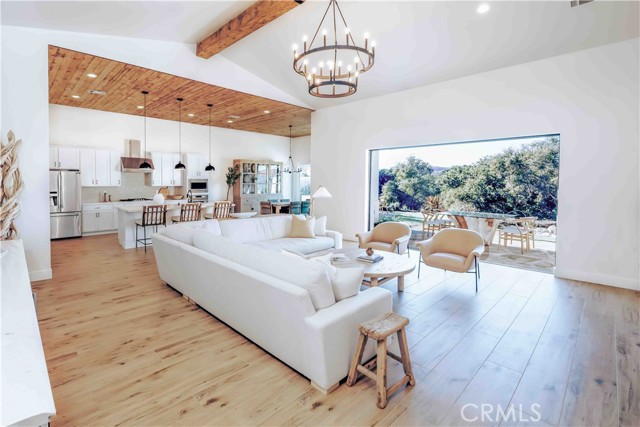 Detail Gallery Image 4 of 10 For 5773 Morning Glory Dr, Santa Maria,  CA 93455 - 4 Beds | 4 Baths
