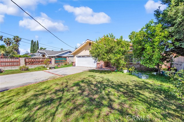 Detail Gallery Image 3 of 30 For 15129 Wyandotte St, Van Nuys,  CA 91405 - 4 Beds | 2 Baths