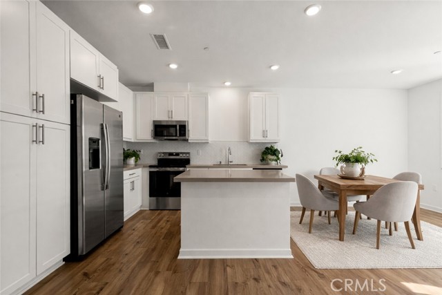 Detail Gallery Image 8 of 32 For 6123 Valentina Way #303,  Corona,  CA 92880 - 1 Beds | 1 Baths