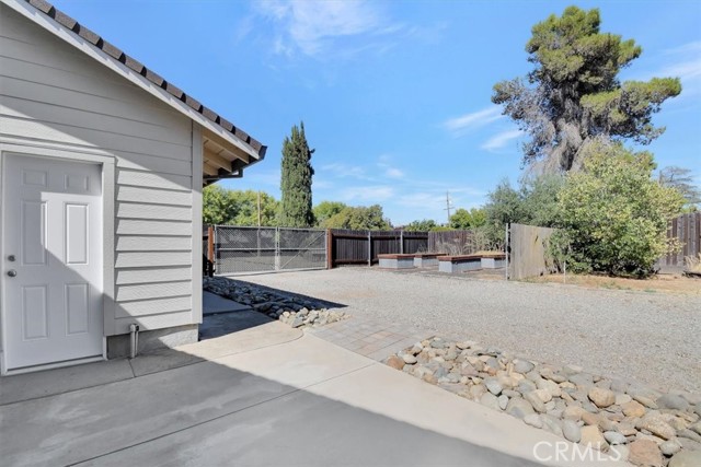 2124 Erle Road, Marysville CA: https://media.crmls.org/medias/bb111ee0-a950-437d-b063-e3dafc1209d7.jpg