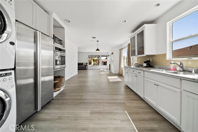 Detail Gallery Image 9 of 22 For 3549 S Cochran Ave, Los Angeles,  CA 90016 - 3 Beds | 2 Baths