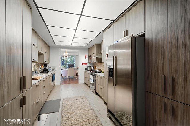 Detail Gallery Image 2 of 19 For 241 S Reeves Dr #302,  Beverly Hills,  CA 90212 - 2 Beds | 2/1 Baths