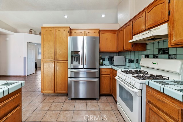 Detail Gallery Image 12 of 25 For 12300 Pomelo Dr, Desert Hot Springs,  CA 92240 - 3 Beds | 2 Baths