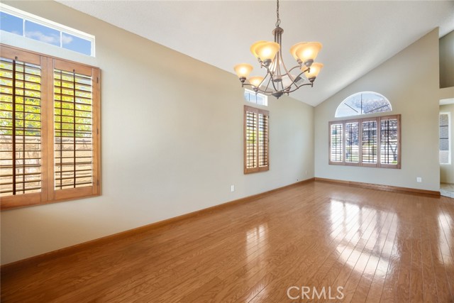 5795 Blackbird Lane, La Verne CA: https://media.crmls.org/medias/bb12c73b-2e24-428e-8355-6eb66a94f417.jpg