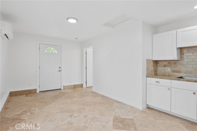 Detail Gallery Image 2 of 10 For 7460 Cypress Ave, Fontana,  CA 92336 - 1 Beds | 1 Baths