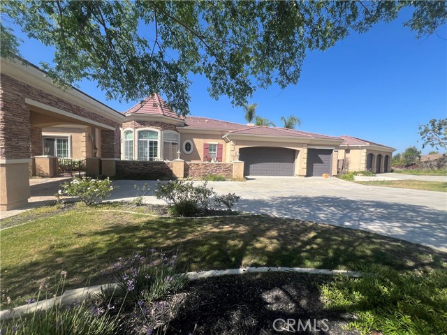 4069 Nancy Circle, Corona CA: https://media.crmls.org/medias/bb1587f2-2fb0-49f3-a728-1b5ea1f4a228.jpg