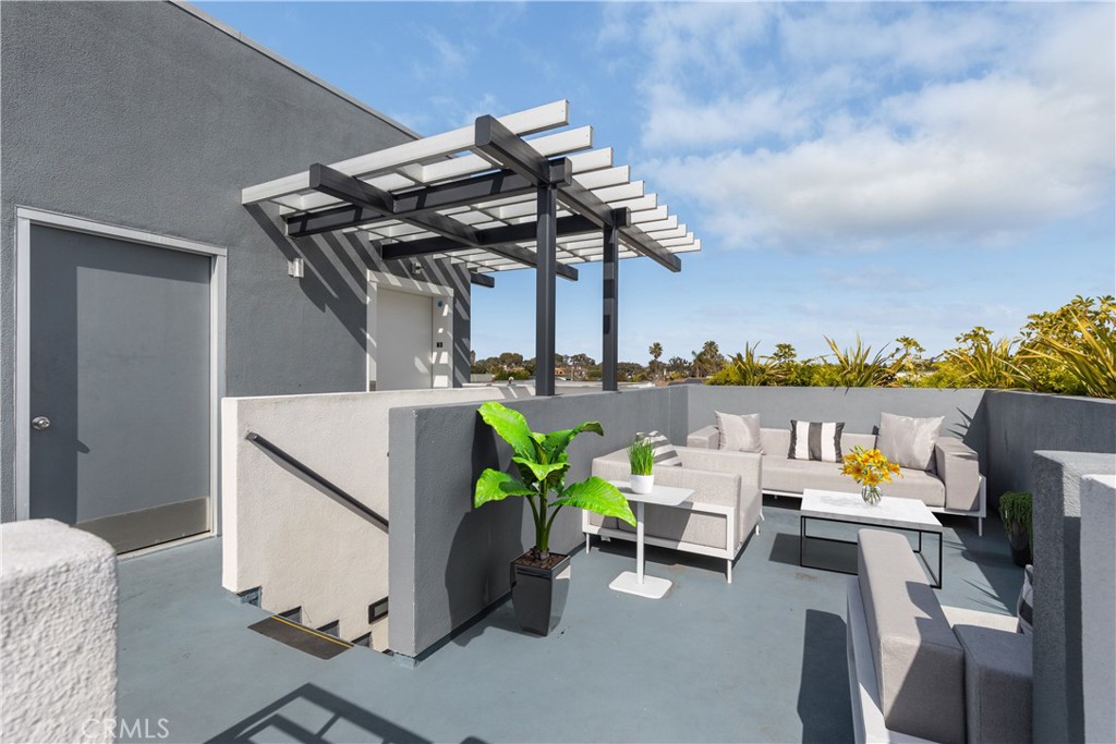 932 Manhattan Beach Boulevard, #B