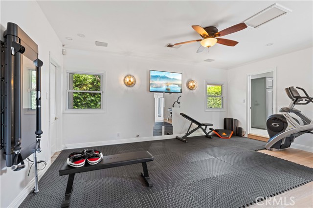 13405 Tiara Street, Valley Glen CA: https://media.crmls.org/medias/bb15ce31-2d4f-4a4f-8ba4-8fc72769ce42.jpg