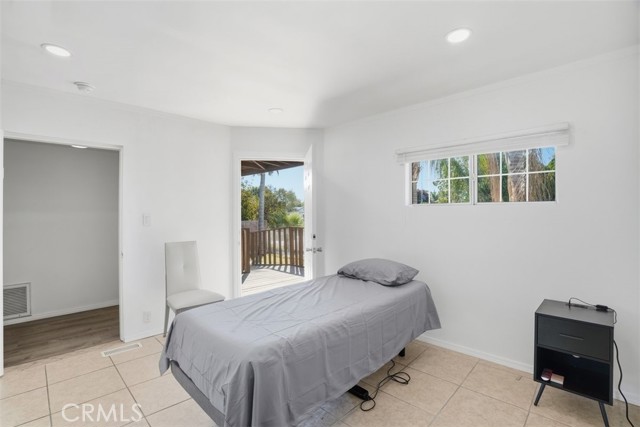 7958 Tampa Ave, Reseda CA: https://media.crmls.org/medias/bb17863a-8fa1-4f3d-970e-74ee7d64e0aa.jpg