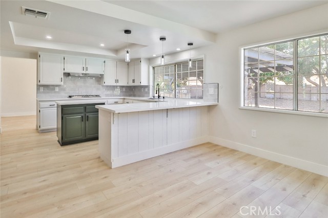 20591 Celtic Street, Chatsworth CA: https://media.crmls.org/medias/bb1840e8-bcb0-4ff7-90aa-d997e518cd6e.jpg