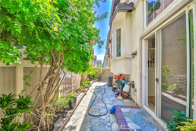 Detail Gallery Image 9 of 9 For 2889 Plaza Del Amo #125,  Torrance,  CA 90503 - 4 Beds | 3 Baths