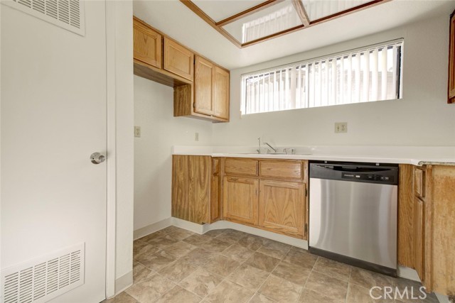 Detail Gallery Image 8 of 30 For 604 N Kenwood St #1,  Glendale,  CA 91206 - 3 Beds | 2/1 Baths