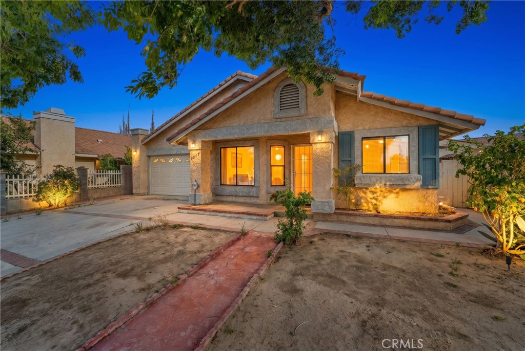 3542 E Avenue R10