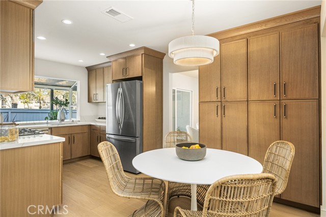 11 Thunder Trail, Irvine CA: https://media.crmls.org/medias/bb193b72-a7d1-4c13-8c3f-9214a8db15f6.jpg