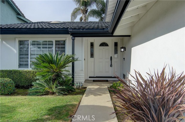 Detail Gallery Image 2 of 32 For 20621 Reef Ln, Huntington Beach,  CA 92646 - 4 Beds | 3 Baths