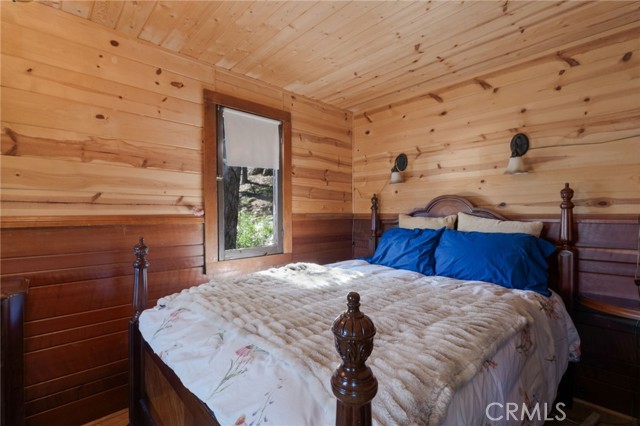 Detail Gallery Image 10 of 14 For 336 Big Bear Trail, Fawnskin,  CA 92333 - 1 Beds | 1 Baths