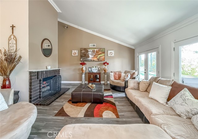 17547 Rushing Drive, Granada Hills CA: https://media.crmls.org/medias/bb1ab0d2-6a2d-4c19-8bee-e0a0f6639e27.jpg